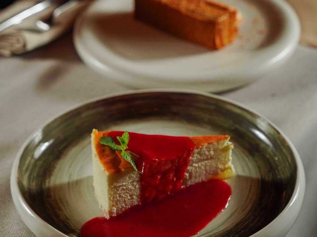 Dessert signature servi a l'assiette