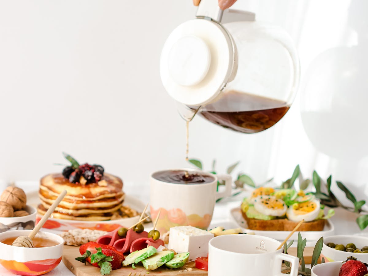 Cafe et boisson chaude servis avec soin